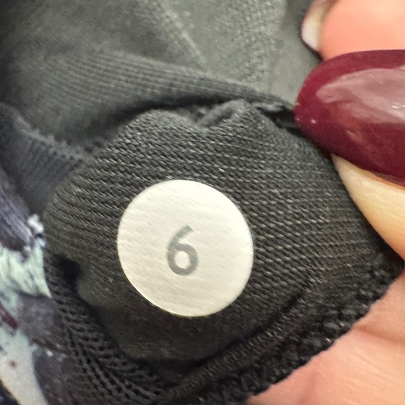 Lululemon Power Y Tank - Picture 5 of 6